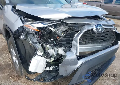 2022 Toyota Rav4 Xle z USA, uszkodzony, nr VIN 2T3P1RFV1NC258051